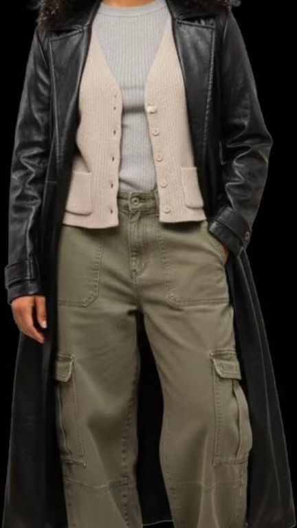 Today’s fit.
Activity: Day after XMAS Shopping and nails.
Vibe: Comfy/fly 

#LTKgrwm #LTKGiftGuide #LTKHoliday