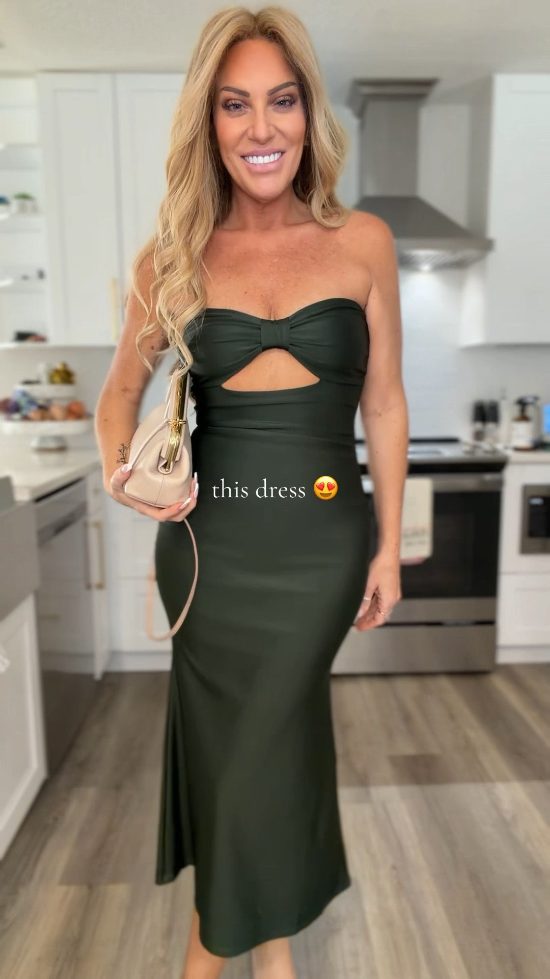 This curve hugging party dress will have all eyes on you! 🤩. 

Runs true to size - 5’7, 136, 36C, MED. 