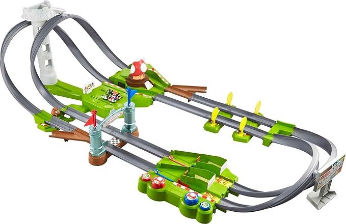Hot Wheels Mario Kart Circuit Track Set with 1:64 Scale Die-Cast Kart Replica Ages 5 and Above | Amazon (US)