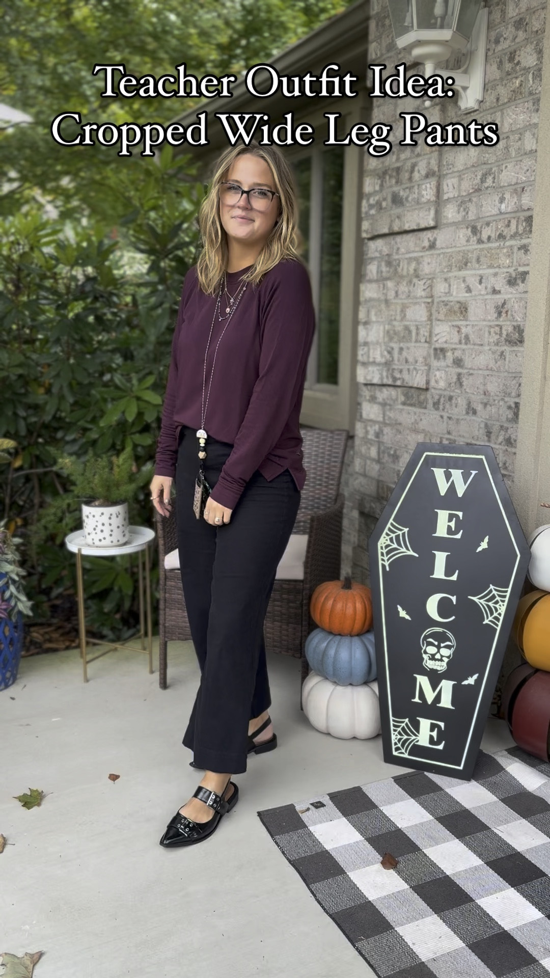 Teacher style
Cropped pants
Wide leg pants 

#LTKShoeCrush #LTKWorkwear #LTKSeasonal