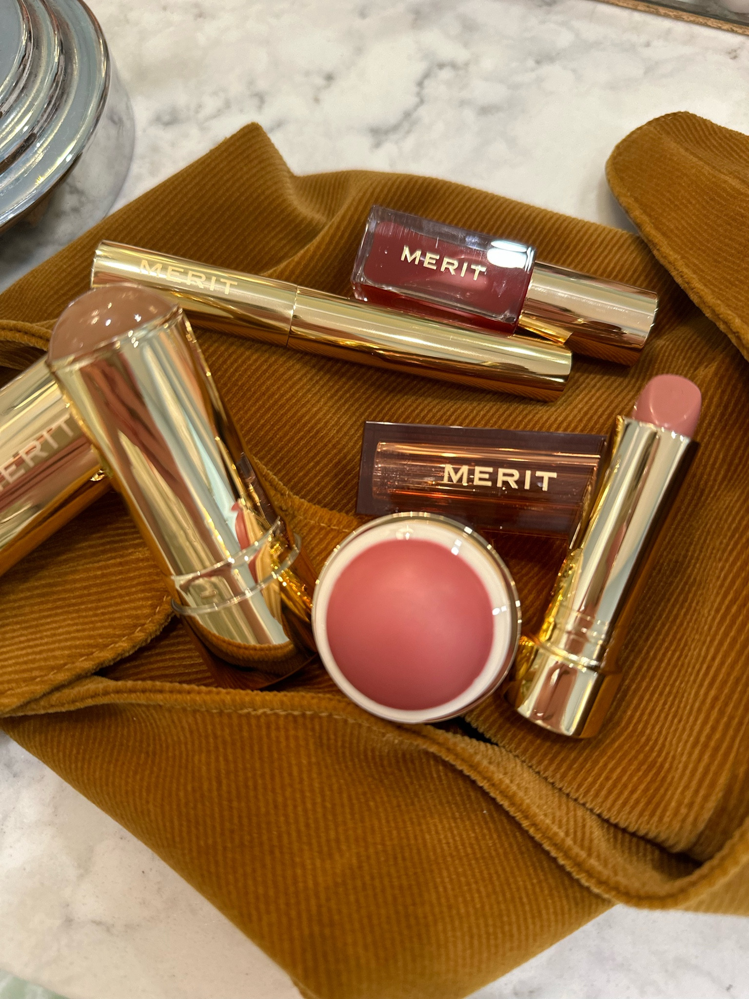 Merit faves! 
Blush: cheeky
Bronzer: clay
Lipstick: baby
Lip gloss: mapelton
Brow gel: blond

#LTKbeauty #LTKfindsunder50 #LTKGiftGuide