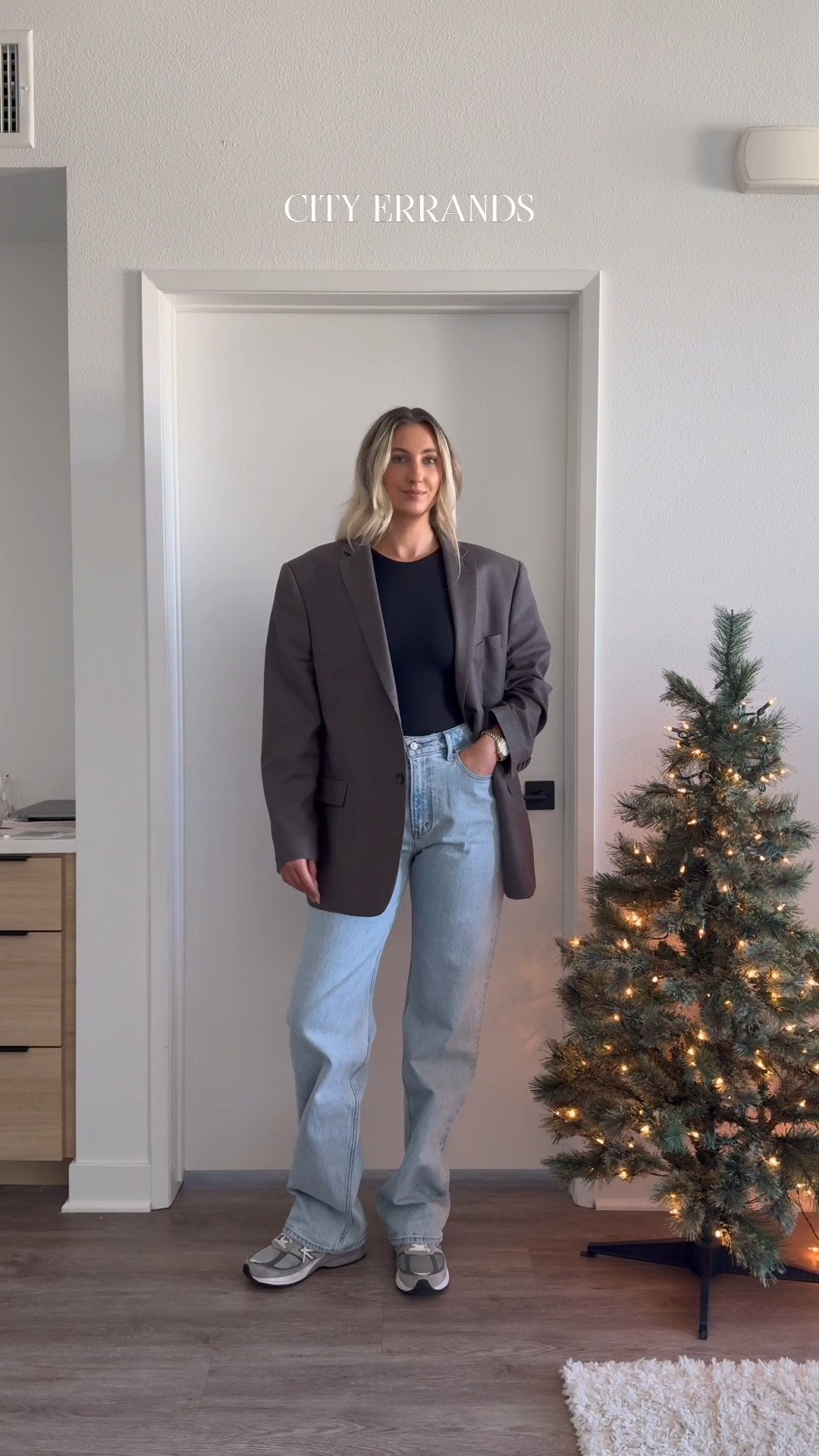 Style my new favorite jeans with me 5 different ways - Part 1 

#LTKVideo #LTKfindsunder100