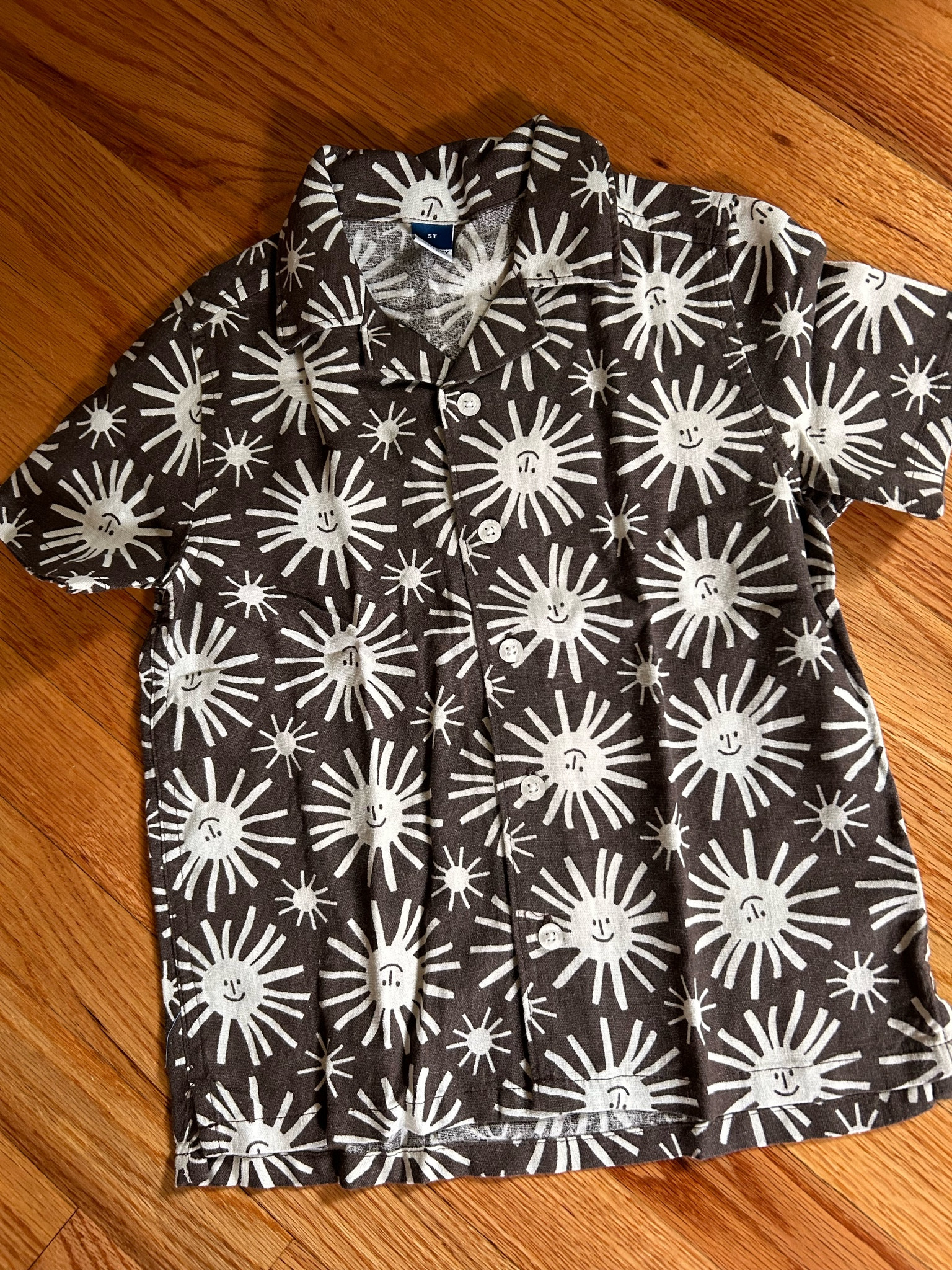 This toddler boy's button up from Old Navy is the cutest thing- it makes me so happy ☺️

#LTKSaleAlert #LTKKids #LTKFamily