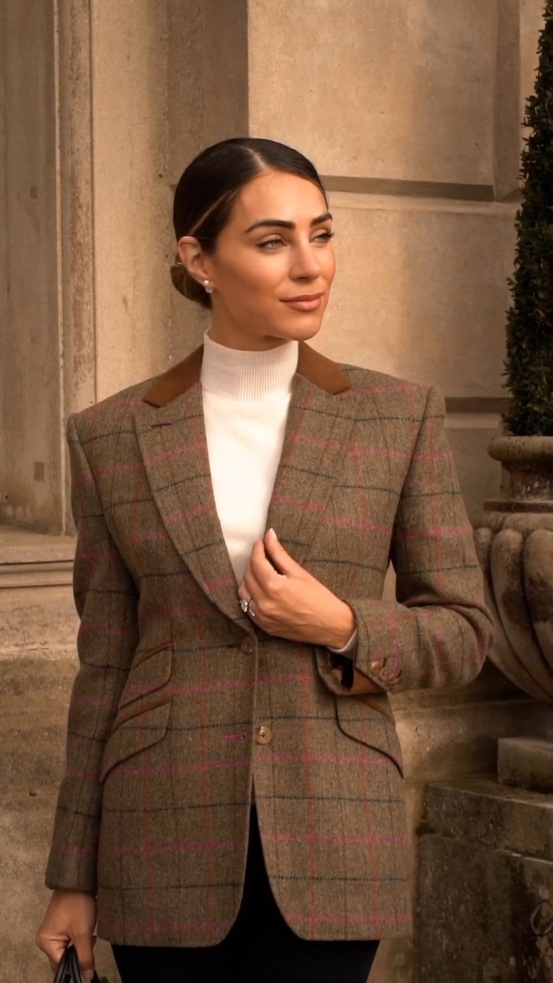 Winter style, Winter Fashion, Outfit Inspiration, Black Jeans, Country Style, Goelia Sweater 

#LTKeurope #LTKSeasonal #LTKstyletip