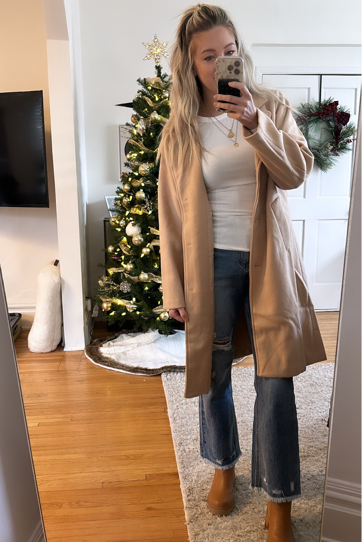 Idk about you but these last couple of days before Xmas feel like pure chaos! Here’s my OOTD to run errands and finish up all the little tasks before the holidays 🎄✨ 

Jacket: Small
Top: Small 
Jeans: 3
Boots: 7  

#LTKHoliday #LTKstyletip #LTKshoecrush