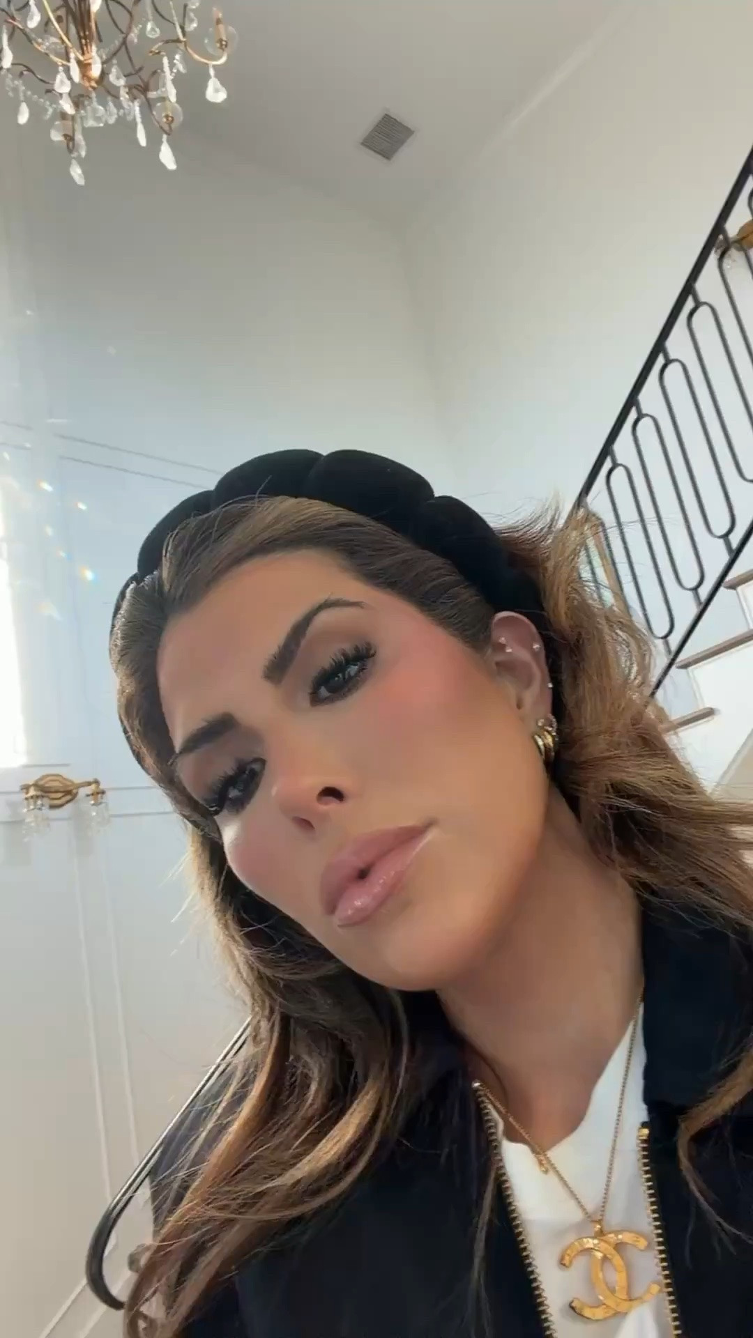 I love how these e.l.f products have buildable pigment with a soft, satin finish!! Their brushes are gooood too ya’ll! I linked the ones I use! @elfcosmetics #elfpartner #elfCosmetics #eyeslipsface 

Cream Bronzer: Tan/ Bronze 
Cream Blush: Cinna- mood & Pink on it 
Brightening Corrector: Light Pink 
Liquid Velvet Eyeshadow: Extra Toasted

#LTKBeauty #LTKgrwm
