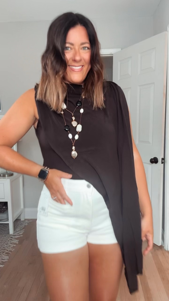 Just tried on my H&M haul and I am honestly obsessed 🤍✨

So many high-end looking pieces for such an affordable price — everything feels way more expensive than it is. Perfect for summer, vacations, and everyday wear.

I loved every single piece I picked up… definitely one of those “add to cart immediately” moments 😍🛍️