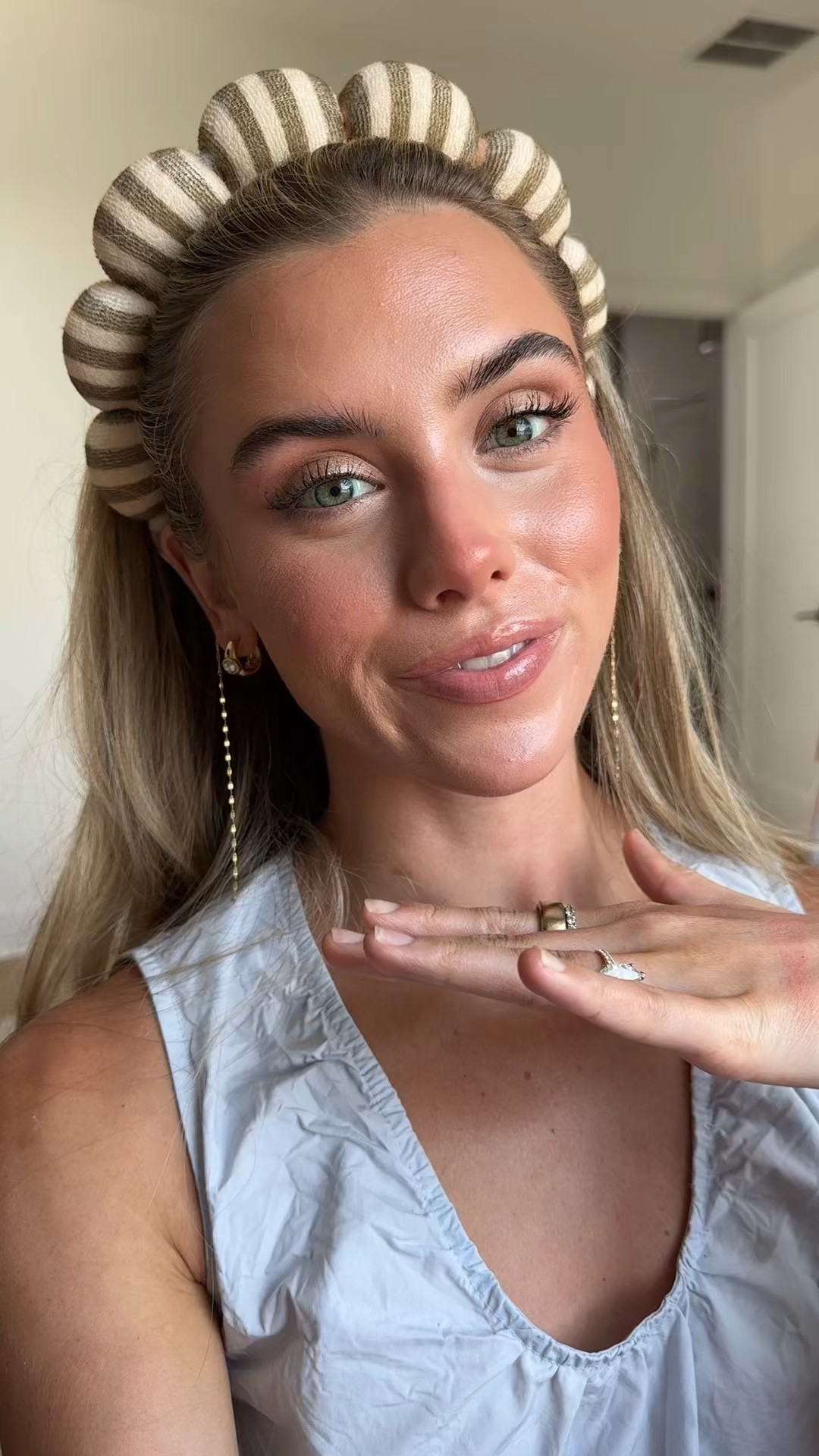 bridal inspired makeup 💍 @diorbeauty luxe beauty products that make you feel beautiful meets sun-kissed, glowy, natural makeup. 😚 I want you guys to feel as stunning as possible and luxe makeup is always going to do that. PS if you're at a loss for bridesmaid gifting a luxe makeup product is always an amazing option. I love to gift products that someone might not buy for themselves but I know they will love. A little bit of a treat! I highly recommend the eyeshadow palette. 

What I got: Dior Forever Nude Bronze shade 04 warm; Dior Backstage Rosy Glow shade 103 toffee; Diorshow Overvolume Waterproof Mascara; Dior Backstage Eye Palette shade 001 warm neutrals; Dior Addict Lip Maximizer shade 067 shimmer rose gold; Rouge Dior Contour shade 259 nude ribbon; Dior Forever Glow Star Filter shade 3.

#diorbeauty #bridalmakeup #bridalmakeupinspo #bridalmakeuplook #bridalera #2027bride #bride #makeup #makeuphack #makeuptutorial

#LTKgrwm #LTKBeauty #LTKWedding