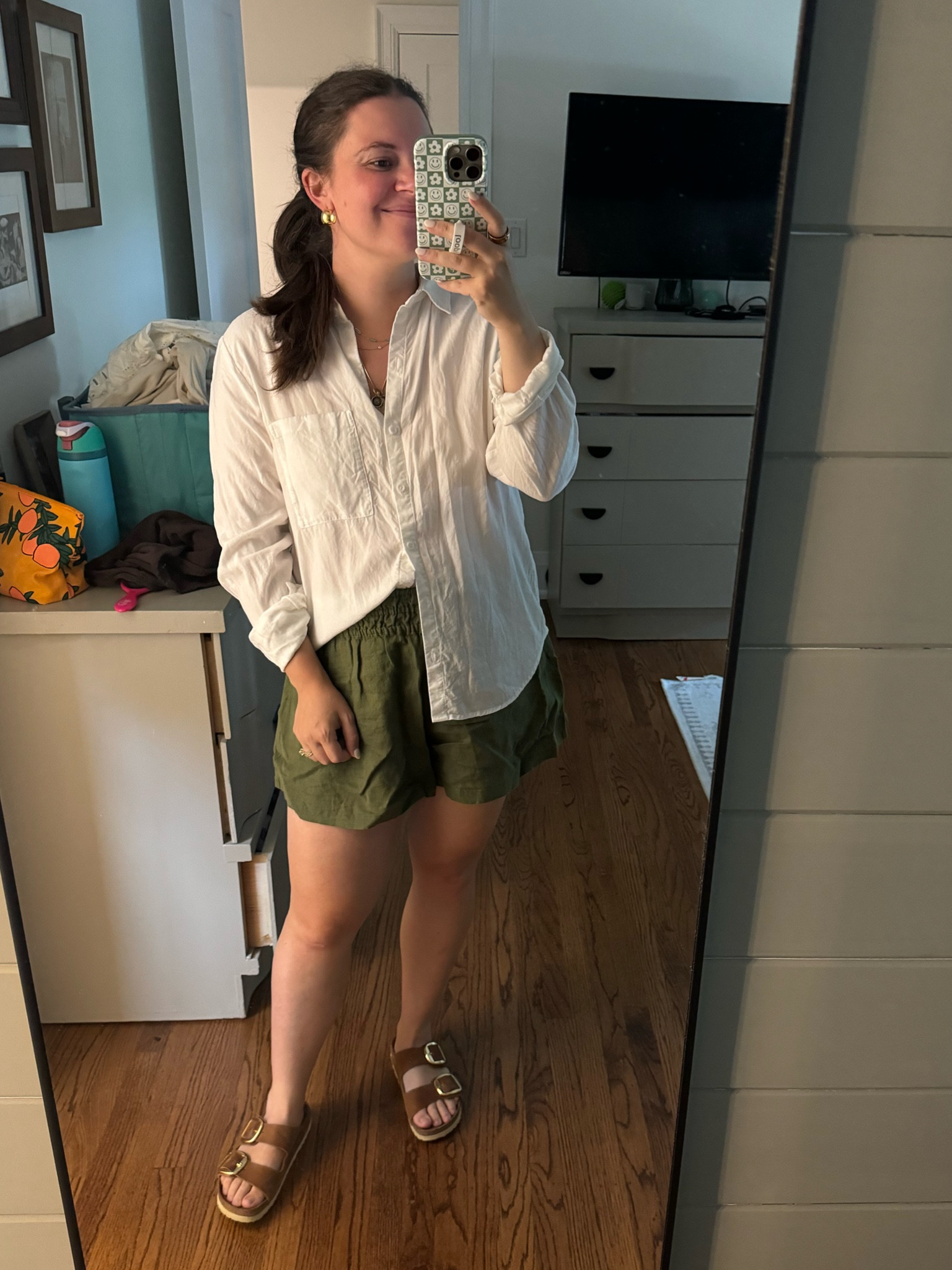 My outfit for the OB is a compromise between it being unbearably hot outside and freezing in AC inside. Unfortunately the shorts aren’t available in this color but there are lots of cute color options - I’m wearing L. Linking a similar top.