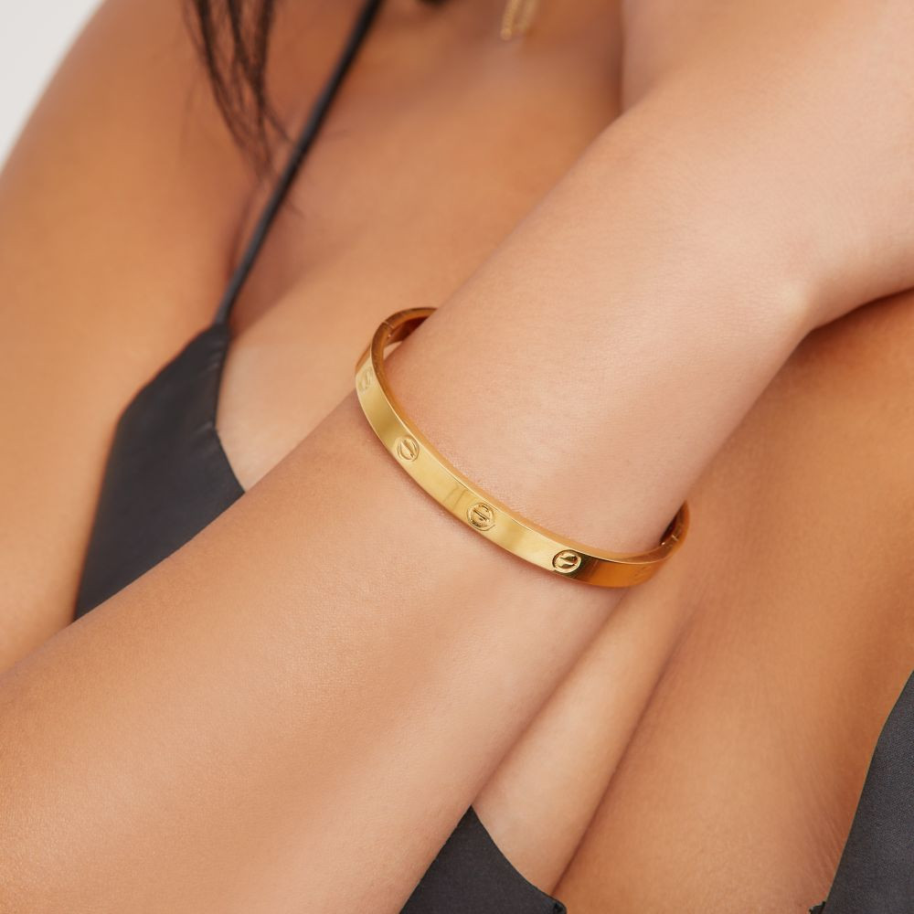 Engraved Detail Bangle Bracelet In Gold | EGO (UK)