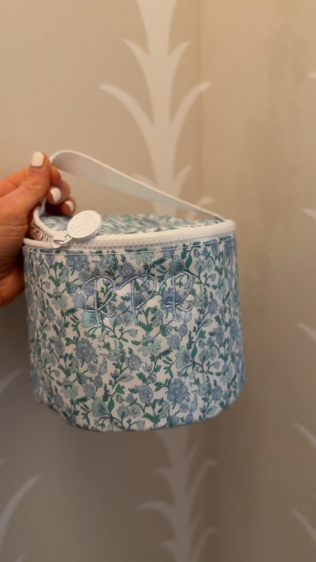 Code snackbags20 gets you 20% off these snack bags right now!! 

#LTKSaleAlert #LTKmorningroutine #LTKmomlife