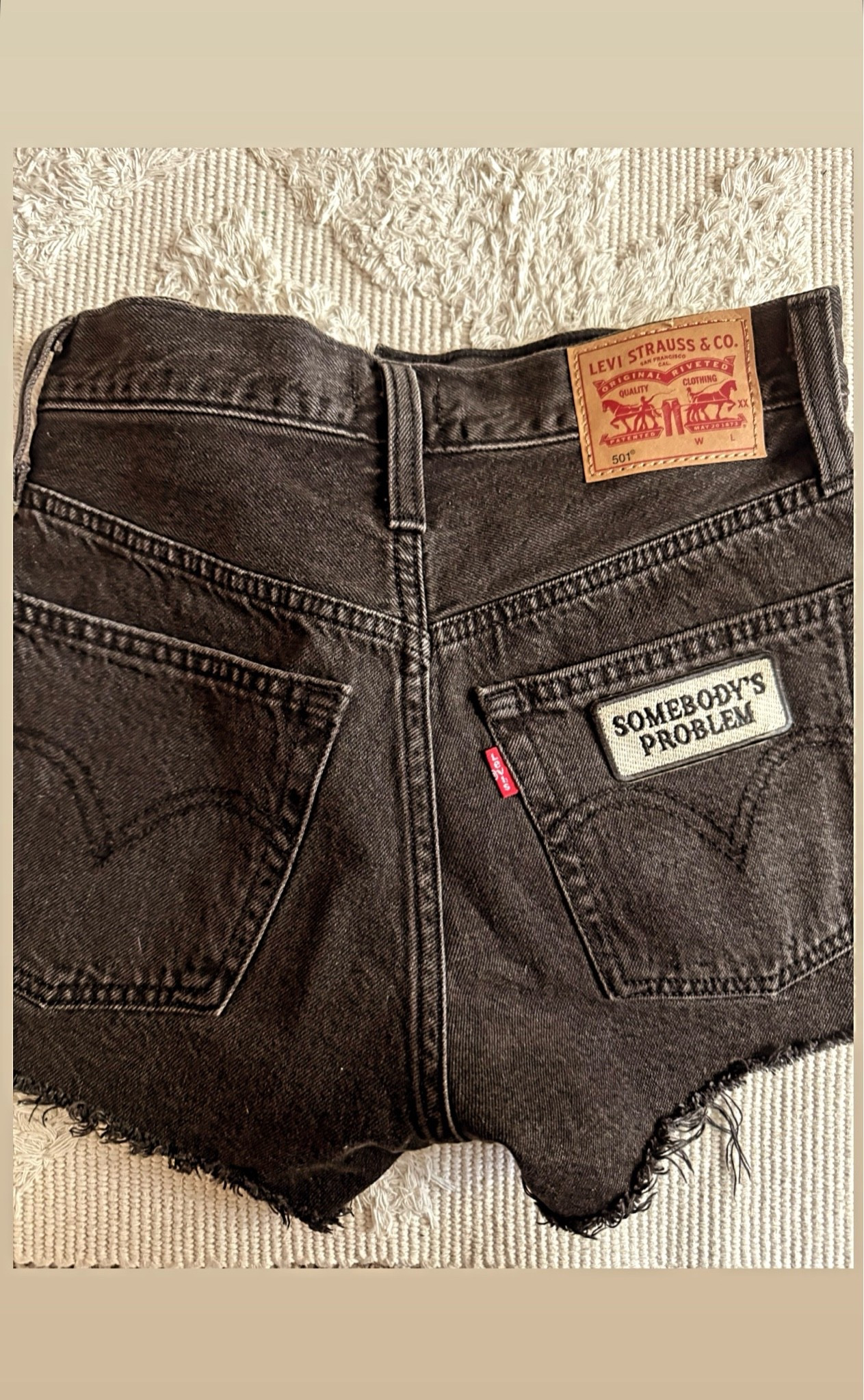 Levi shorts + an iron on patch = the cutest custom concert shorts ever 🤠✨
Wore these to Morgan Wallen in Vegas & got SO many compliments. Such an easy way to make basic denim stand out 👏

#LTKootd #LTKFestivalStyle #LTKConcertStyle #LeviShorts #WesternStyle #ConcertOutfit #MorganWallen #SomebodysProblem #DIYFashion #LTKFashion

#LTKootd #LTKgrwm #LTKSeasonal