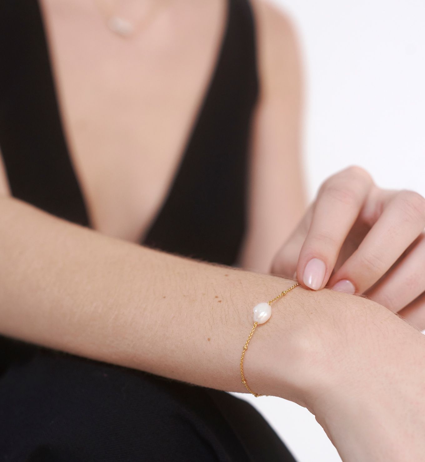 Nura Tiny Keshi Pearl Bracelet | Monica Vinader (Global)