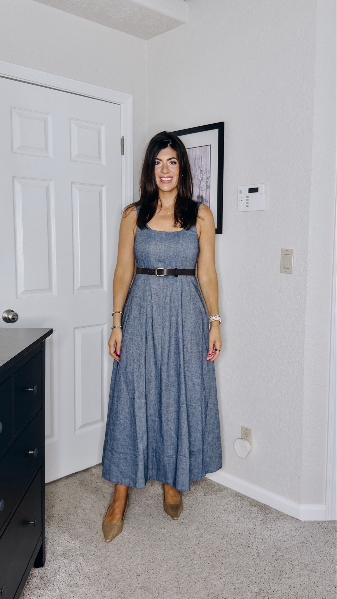 In a medium scoop neck chambray dress

#LTKWorkwear #LTKTall #LTKMidsize