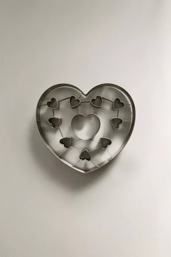 STEEL HEARTS BAKING MOULD | Zara UK
