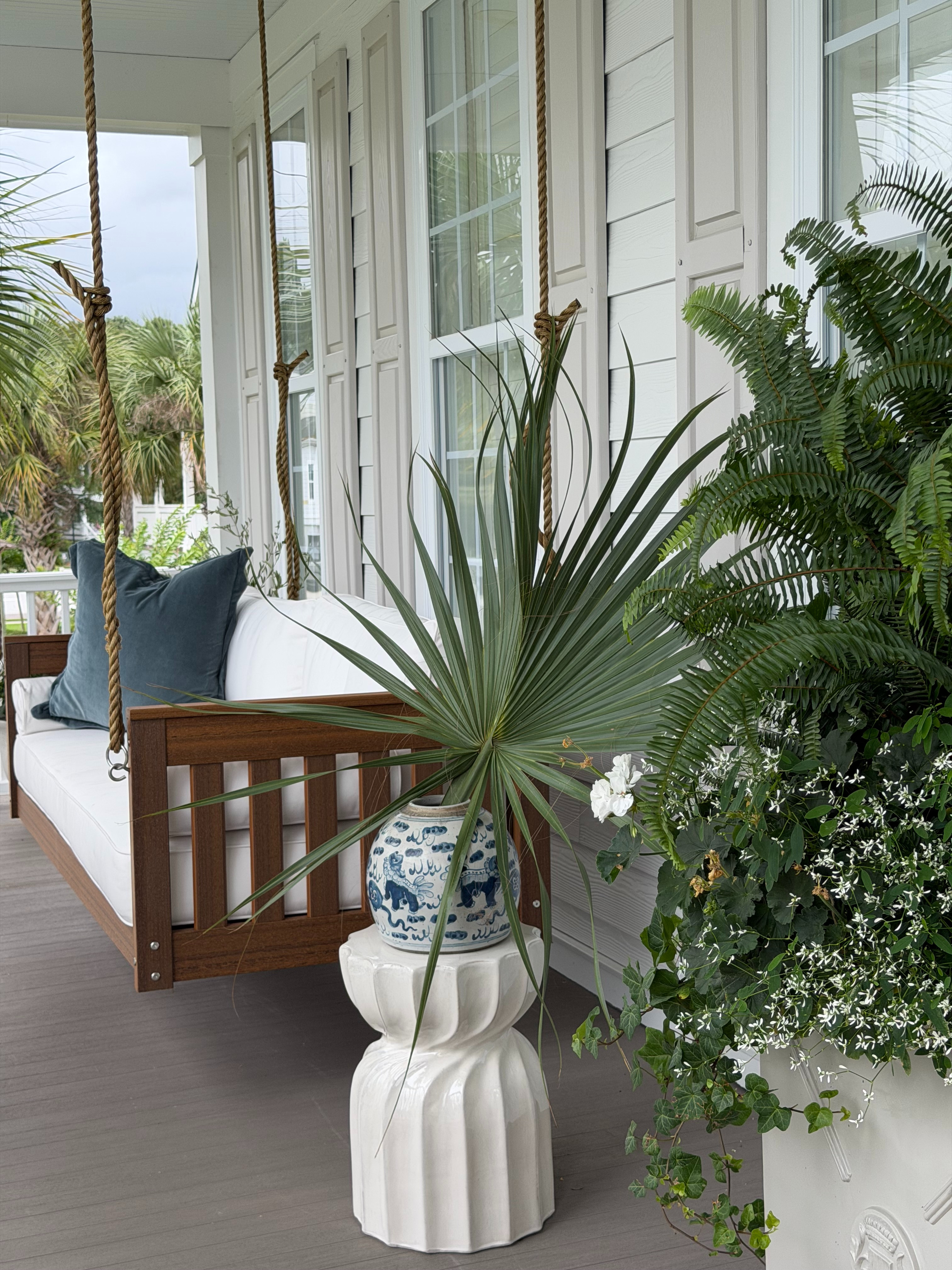 summer porch side table  

 #LTKSeasonal #LTKHome