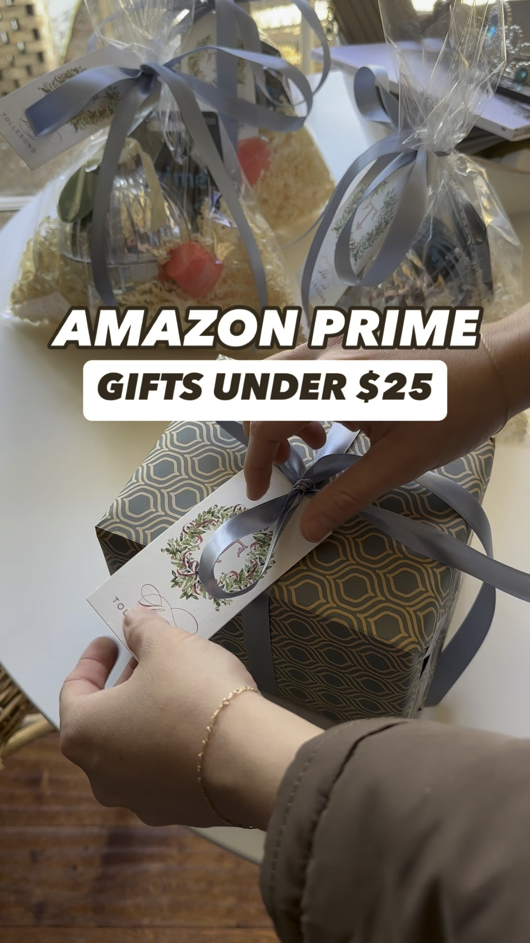 Amazon Gifts Under $25! These are great gift ideas for friends, teachers, sisters, hostess gifts, etc. grab majority of these on sale during PRIME BIG DEAL DAYS. Sales prices end at midnight on Wednesday Oct 9th. #founditonamazon #ad 