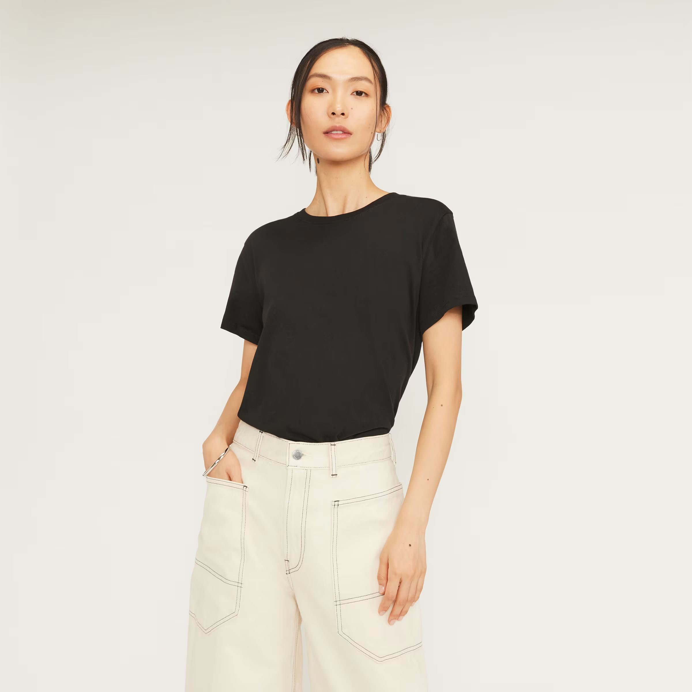 The Organic Cotton Box-Cut Tee€363 for €72(773)4.6 out of 5 stars. 773 reviews Price includes... | Everlane