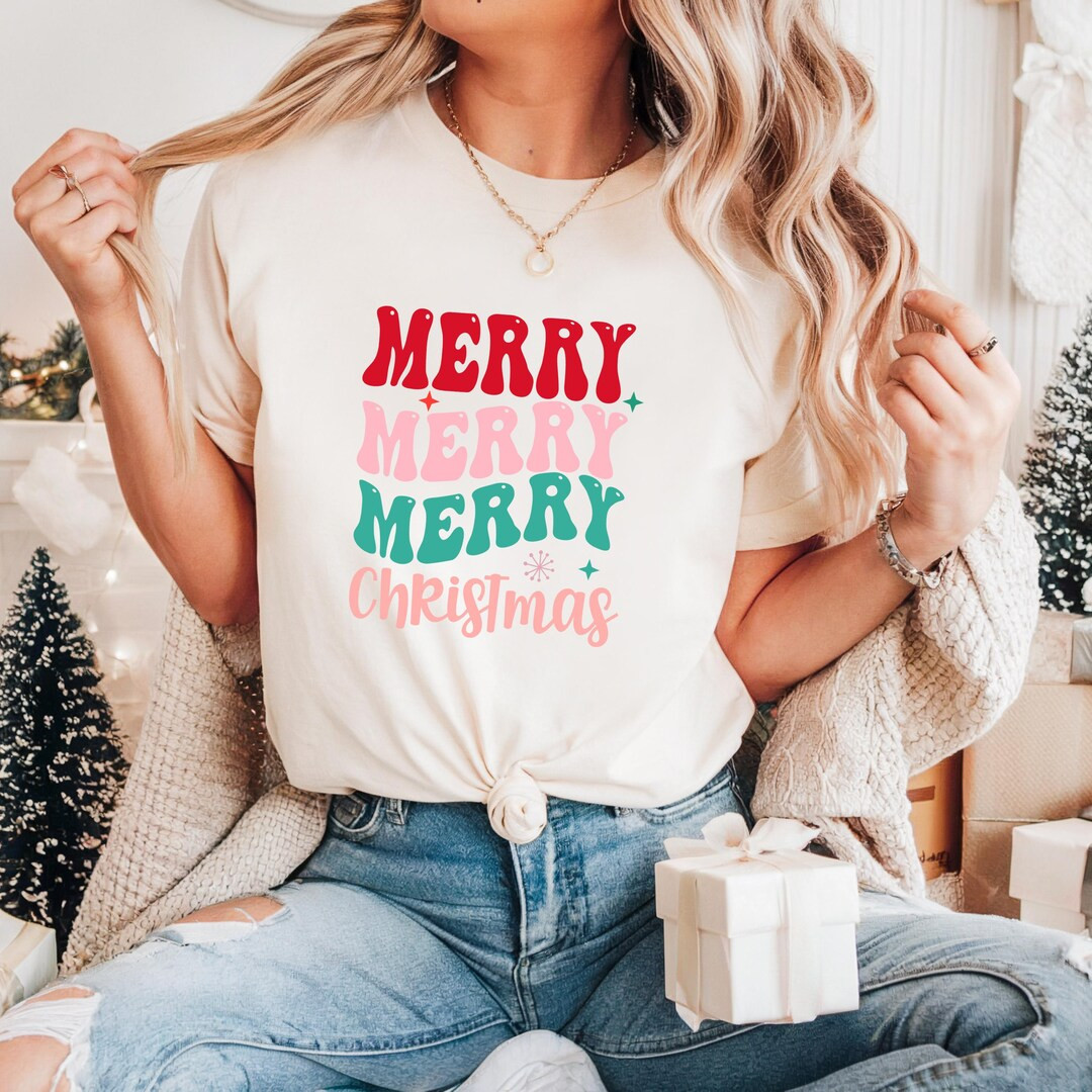 Merry Merry Merry Christmas T-Shirt, Retro Holiday Script Tee, Vintage Xmas Graphic Shirt for Wom... | Etsy (US)