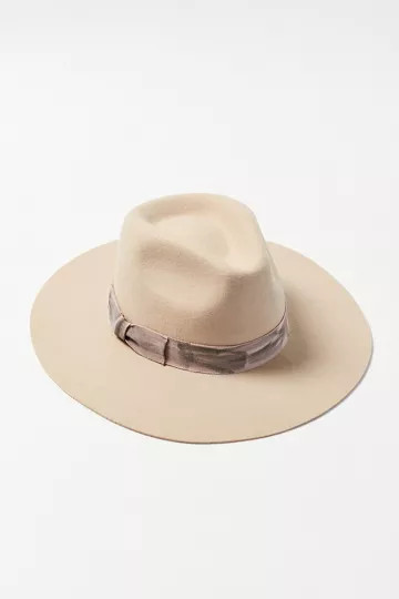 Distressed Trim Flat Brim Felt Fedora | Urban Outfitters (US and RoW)