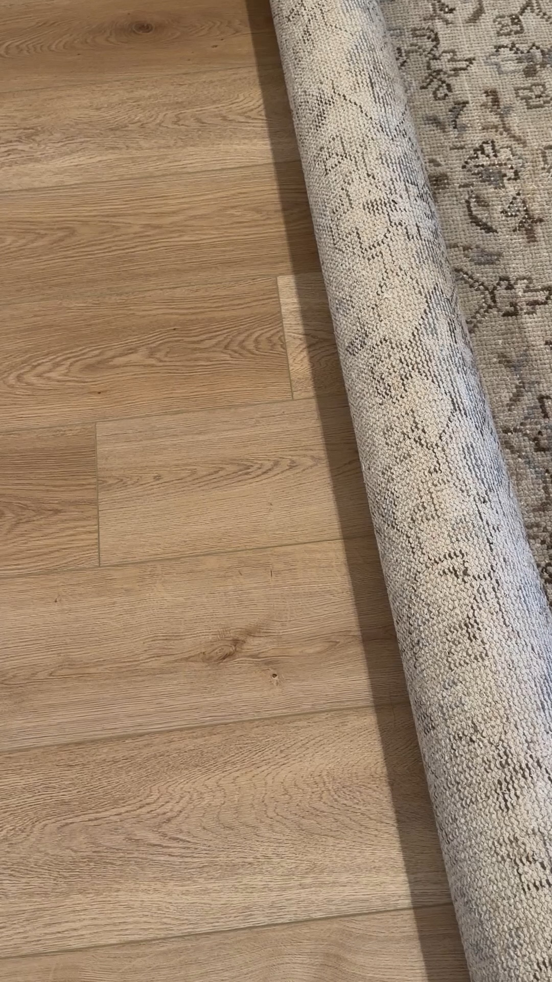 Unrolling this gorgeous rug for a much-needed spring refresh 😍

#LTKSaleAlert #LTKHome #LTKSpringSale