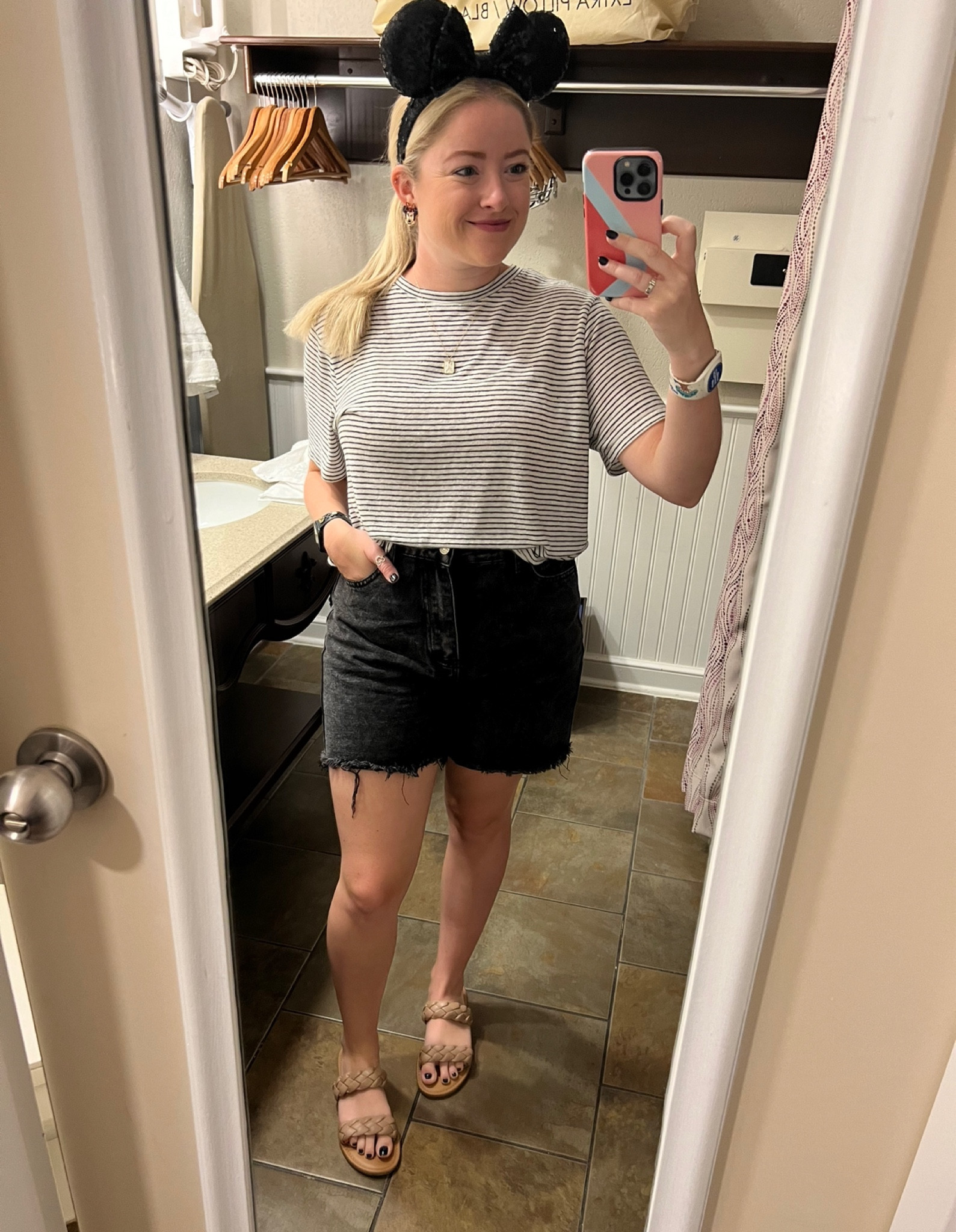 Resort day outfit

Ears are from www.shopbbbrooke.com. Use code “HANNAH10” for a discount!