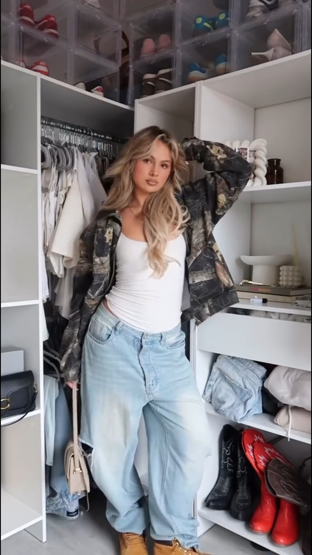 Cold Couture camo jacket, Mars the Label ripped jeans, Zara bodysuit ☁️✨

Autumn outfit, autumn style, street style, baggy jeans, distressed jeans, Timerland boots, city break, casual outfit

#LTKjeans #LTKautumn #LTKuk