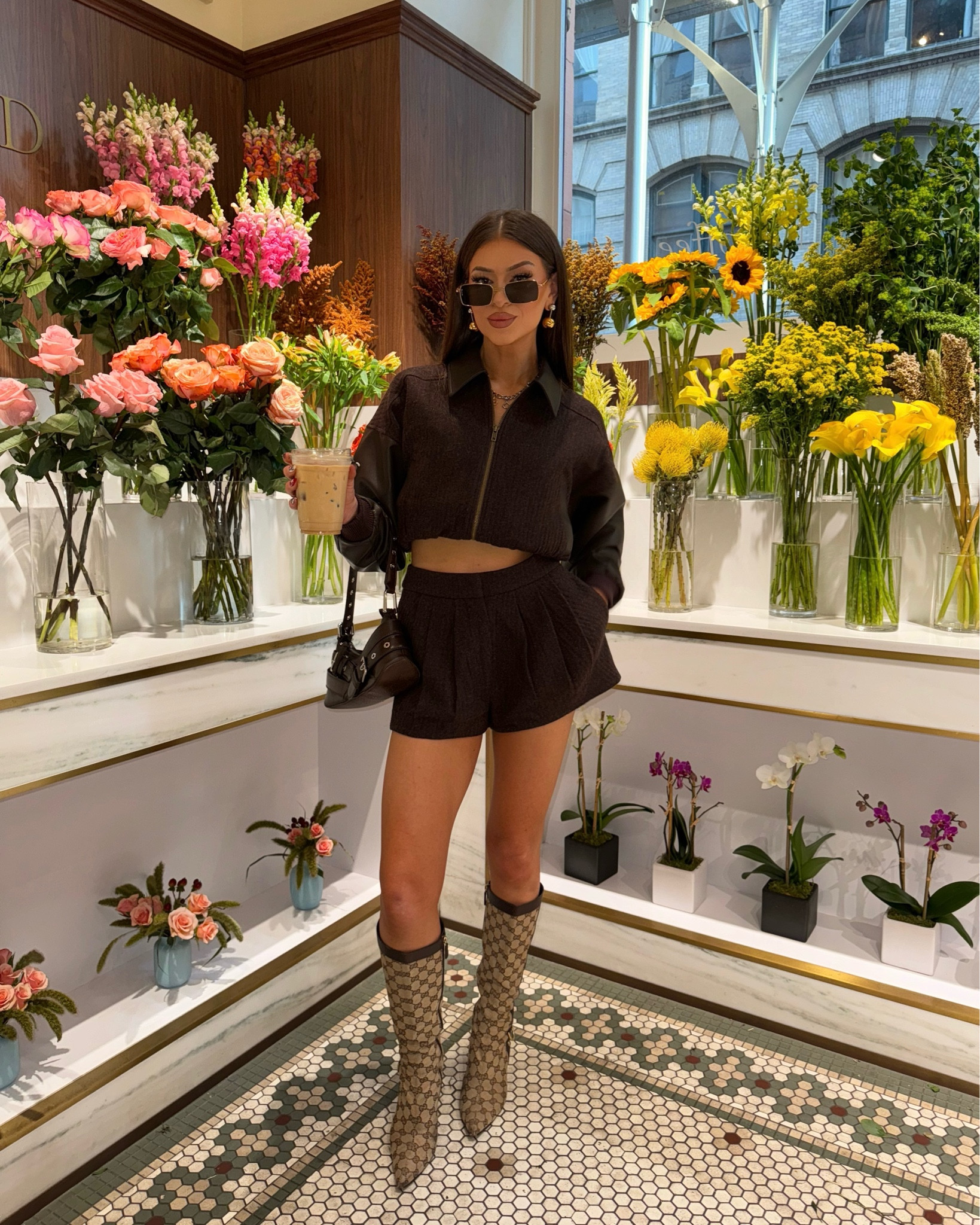 Brown for fall… groundbreaking🐻

#LTKStyleTip #LTKSeasonal #LTKGiftGuide