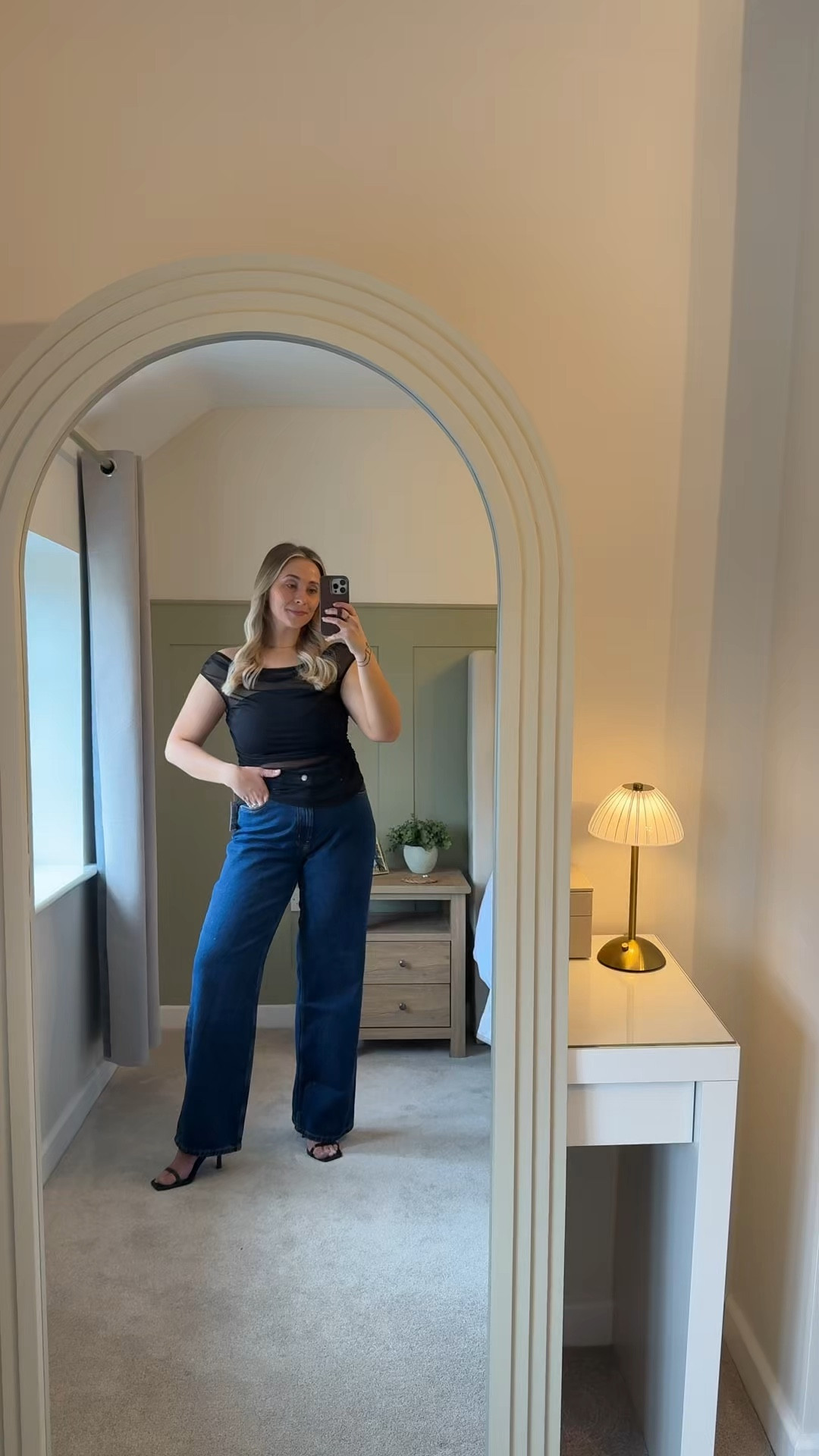 Jeans & a nice top 

#LTKuk