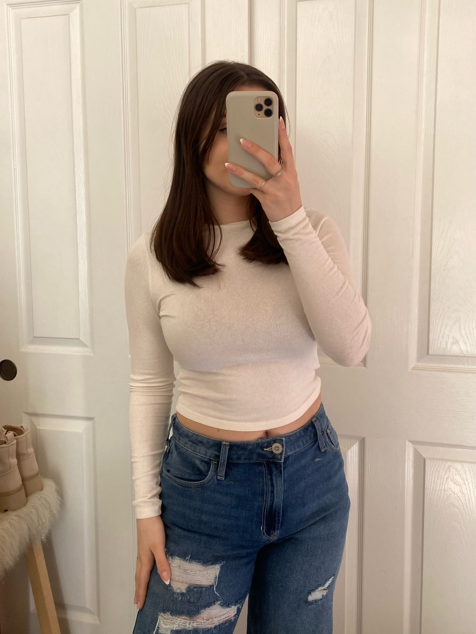 My fave layering tee for winter!🫶

Sizing:
- jeans are true to size, wearing a size 4
- top is true to size, wearing a small (use code sequinsandsatinblog for 20% off)

Layering tops / layering tee / casual outfits / college fashion / college outfits / college class outfits / college fits / college girl / college style / college essentials / amazon college outfits / back to college outfits / back to school college outfits / college tops / Hollister jeans / Hollister / Neutral fashion / neutral outfit / Clean girl aesthetic / clean girl outfit / Pinterest aesthetic / Pinterest outfit / that girl outfit / that girl aesthetic / vanilla girl / jeans


#LTKfindsunder100 #LTKfindsunder50 #LTKSeasonal