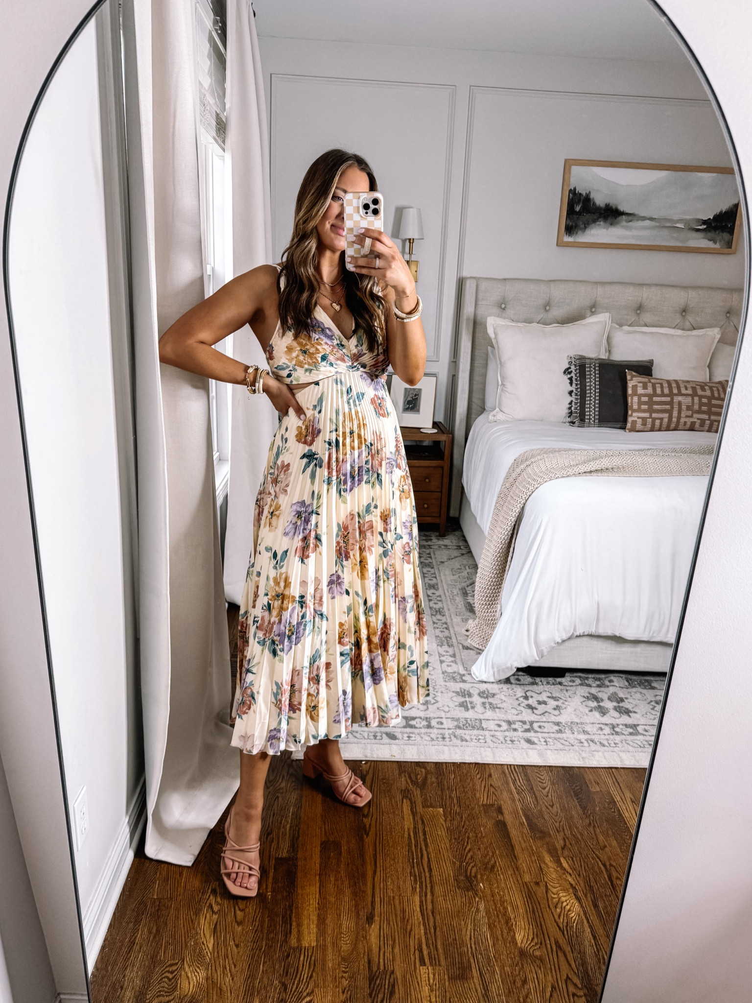 Spring wedding guest dress bump
Friendly! 

Wearing a size small 

#LTKbump #LTKsalealert #LTKSpringSale