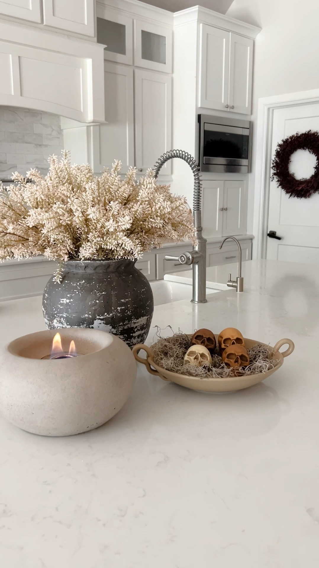 Neutral Halloween decor #halloween2024 #halloweendecor #halloween 

#LTKHome #LTKVideo #LTKSeasonal