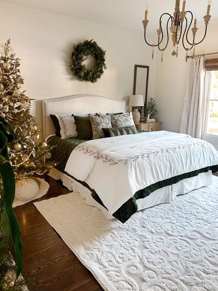 Bedroom Christmas decor / holiday bedding and pillows 

#LTKhome #LTKHoliday #LTKstyletip