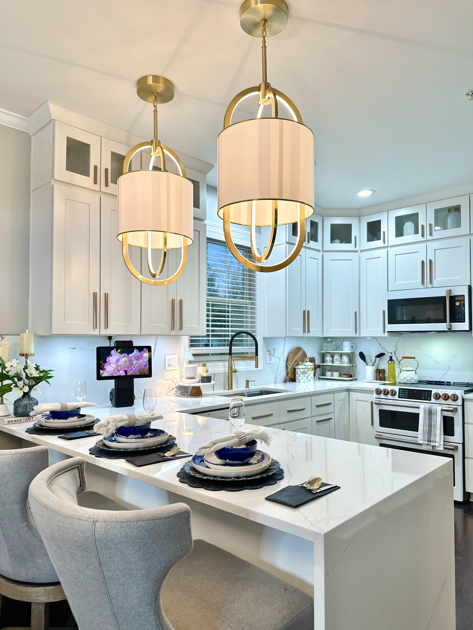 One of my favorite light fixture is this led fixture! 🥰. #lightfixture #kitchendecor #homedecor #whitekitchen #amazonhome

#LTKSeasonal #LTKFind #LTKhome