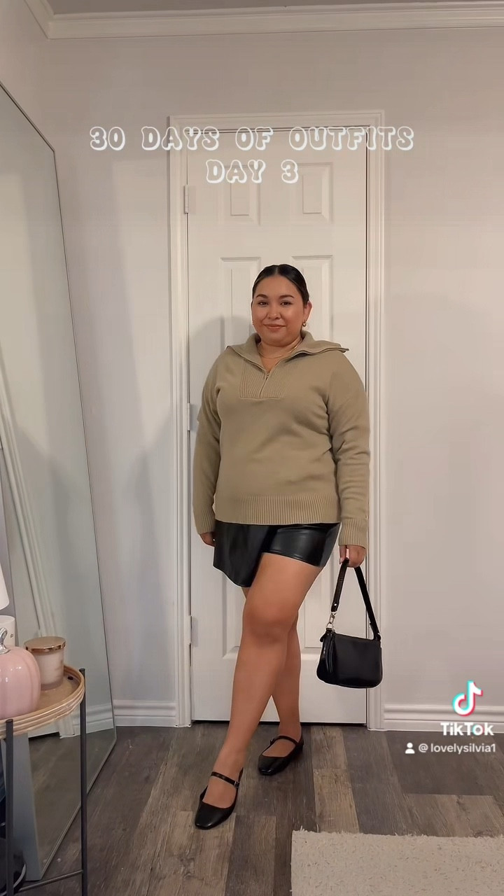 30 Days of Fall Outfits: Day 3

Fall fashion, fall outfits, fall outfit idea, fall transition outfit, shoulder bag, leather skort, nude half zip sweater, Mary Jane flats, black flats

#LTKfindsunder50 #LTKSeasonal #LTKmidsize