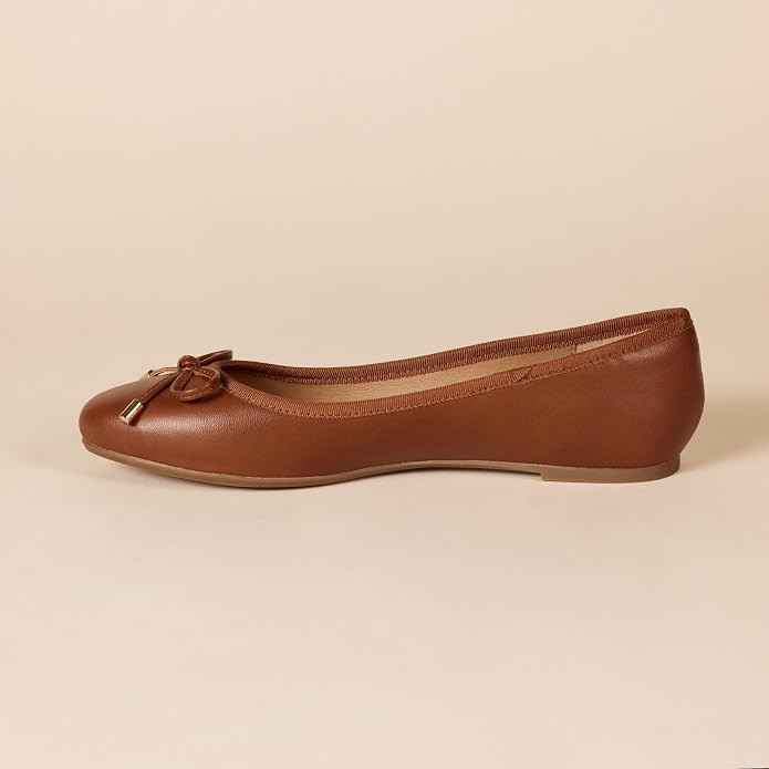 Amazon Essentials Women's Comfortable Round Toe Ballet Flats with Bow | Amazon (US)