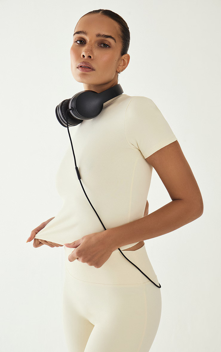 Bone Sculpt Longline Short Sleeve Gym Top | PrettyLittleThing UK