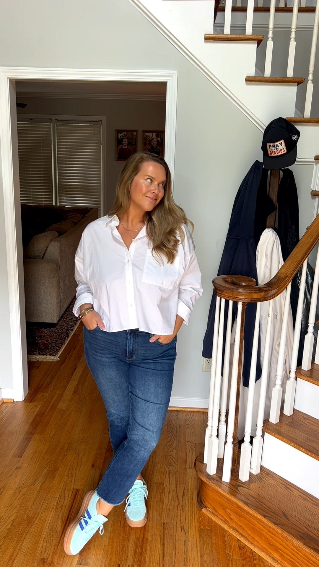 Finding your style post babies can be hard!! Finally finding MY mom vibe and it makes me so happy ✨

Jeans: I have on a size 11/30
Shirt: wearing a size XL
Shoes: size 9

#LTKMidsize #LTKFindsUnder50 #LTKStyleTip