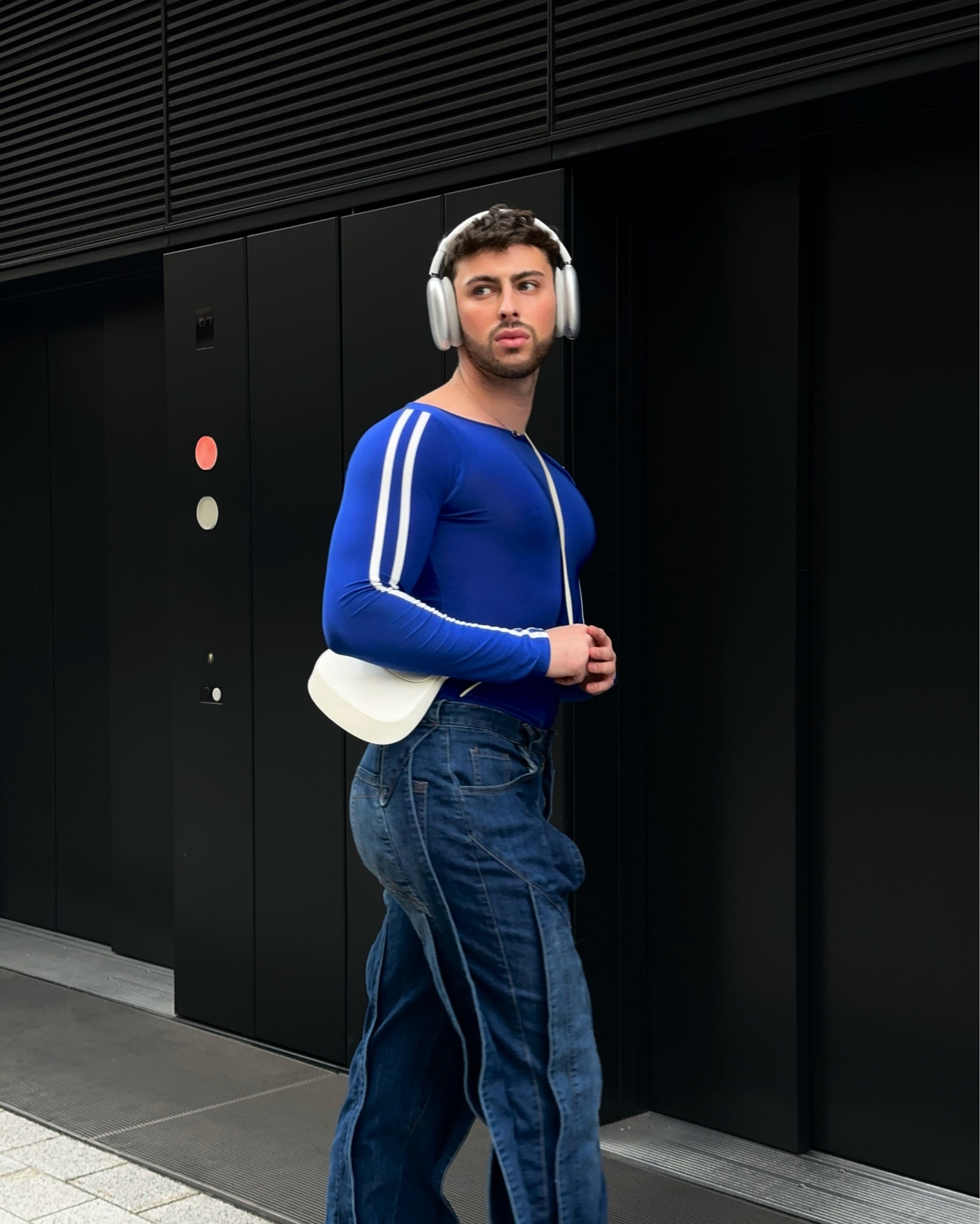 Sporty and fashionable 💙💭🎧 

#LTKMostLoved #LTKeurope #LTKmens