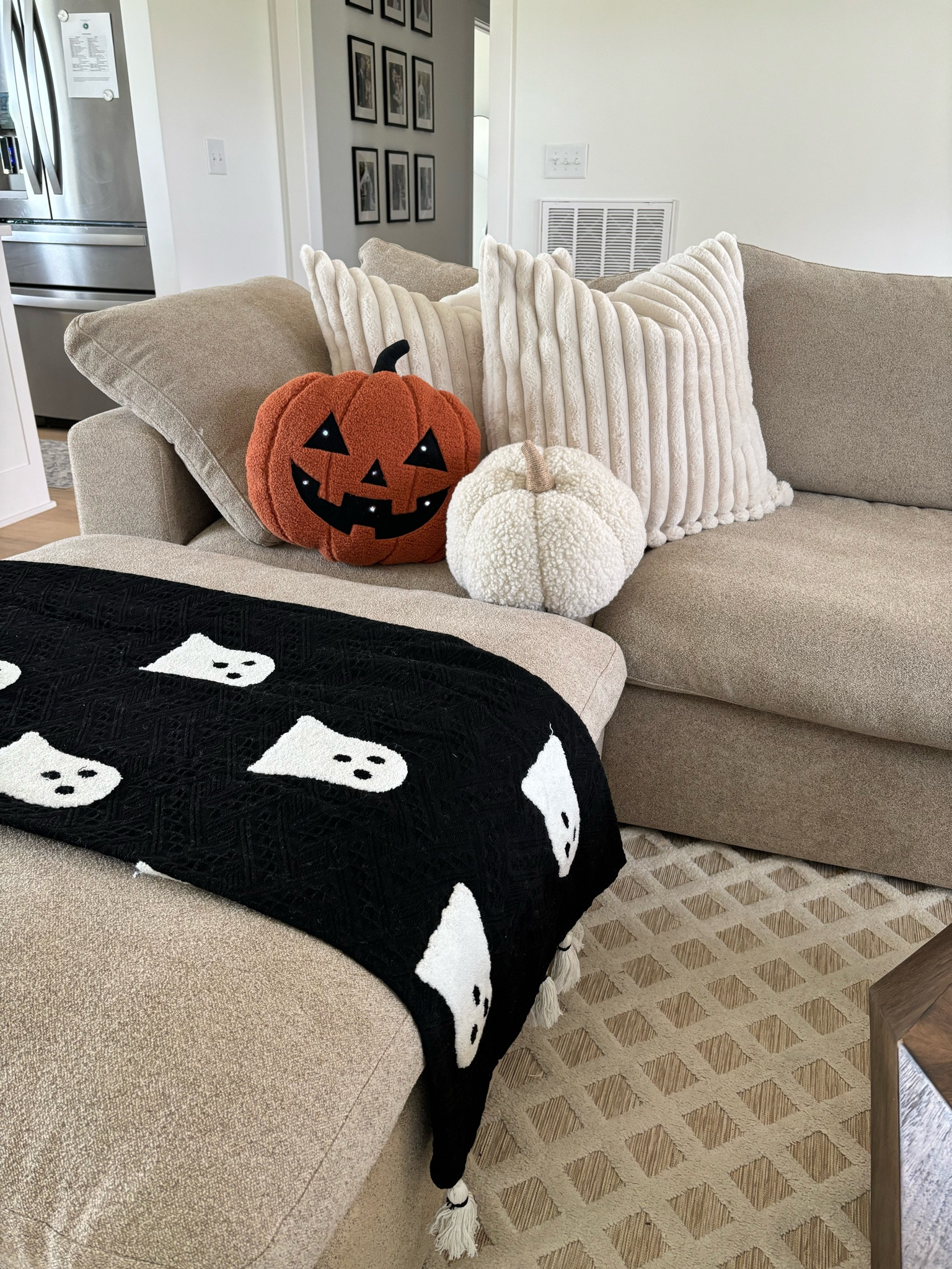 Halloween Decor | Ghost Blanket | Halloween Pillows | Pumpkin Pillow 

#LTKFallSale #LTKSaleAlert #LTKSeasonal