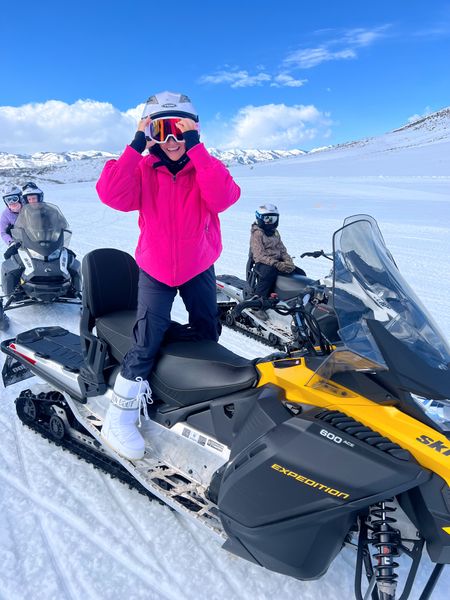 snowmobiling fit! almost everything is amazon🥳

winter weather outfits, moon boots, white boots, pink puffer, lulu cargo pantss

#LTKshoecrush #LTKSeasonal #LTKtravel