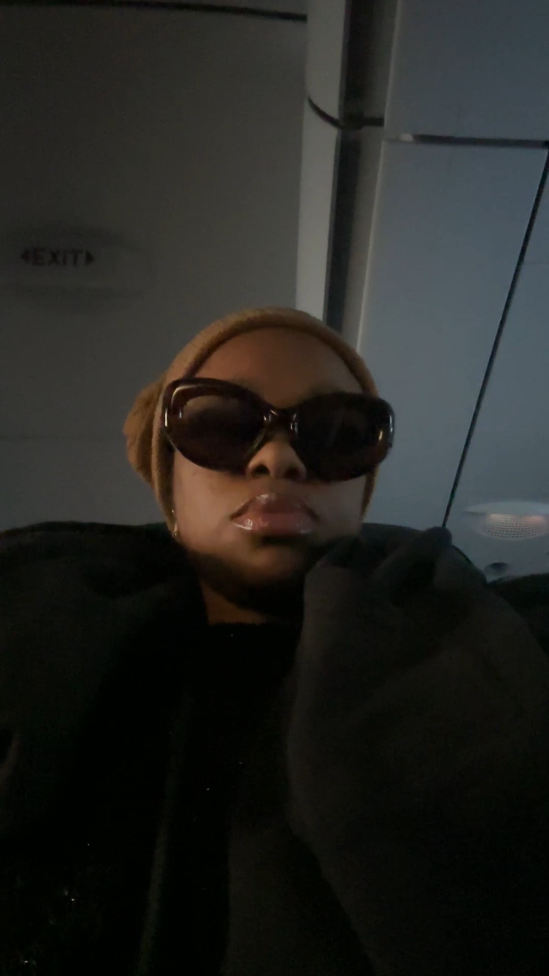 Quick flight ✈️ I love a pair of tortoise sunglasses 😎

#sunglasses #travel #tortoise

#LTKTravel #LTKdayinmylife #LTKFindsUnder50