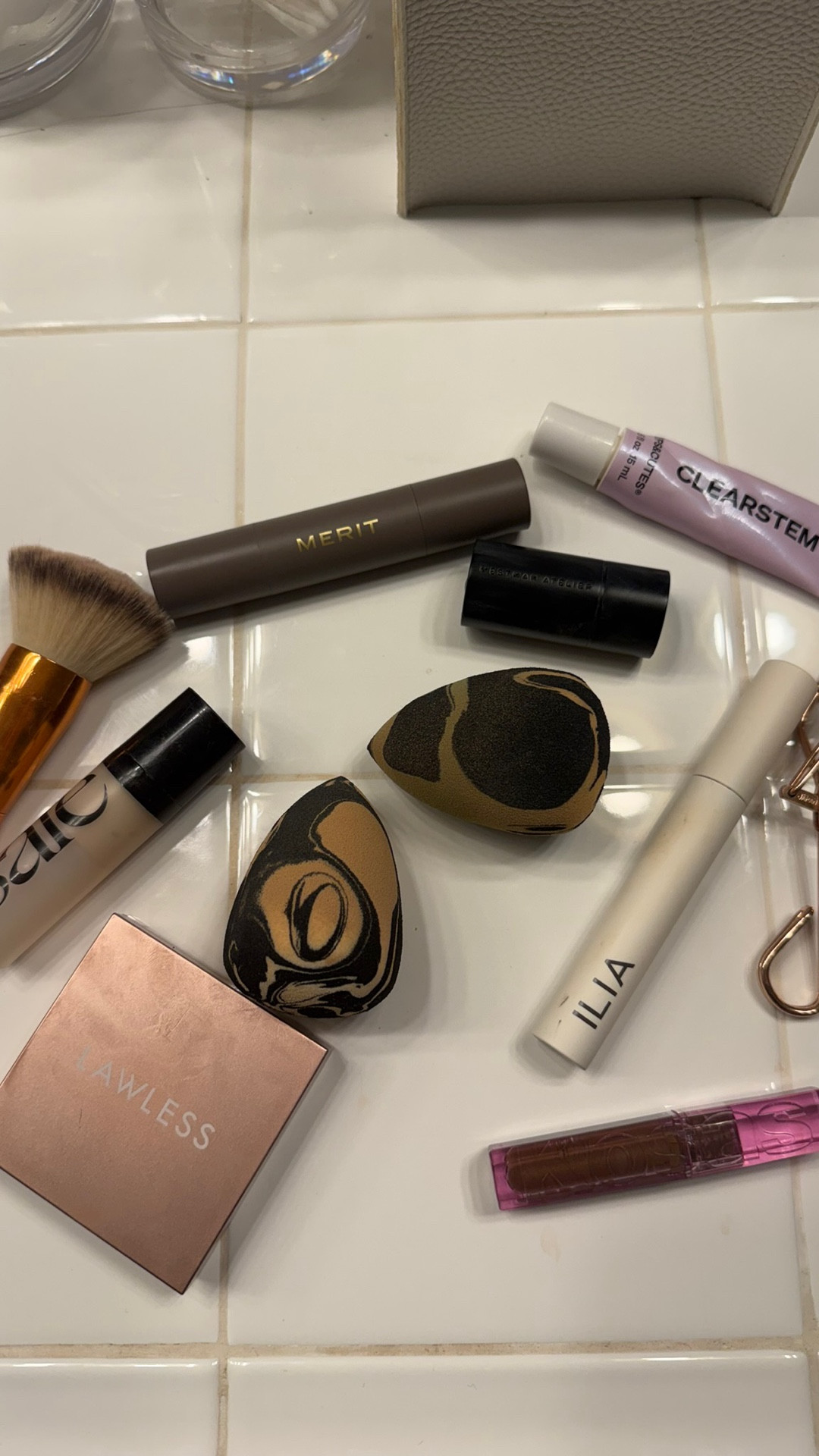 My 5 minute makeup routine as a stay-at-home mom who likes to look put together 

#LTKBeauty #LTKselfcare #LTKmorningroutine