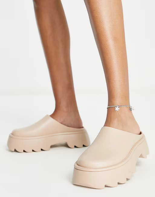 ASOS DESIGN Mai Tai plastic chunky flat mules in natural - STONE | ASOS | ASOS (Global)