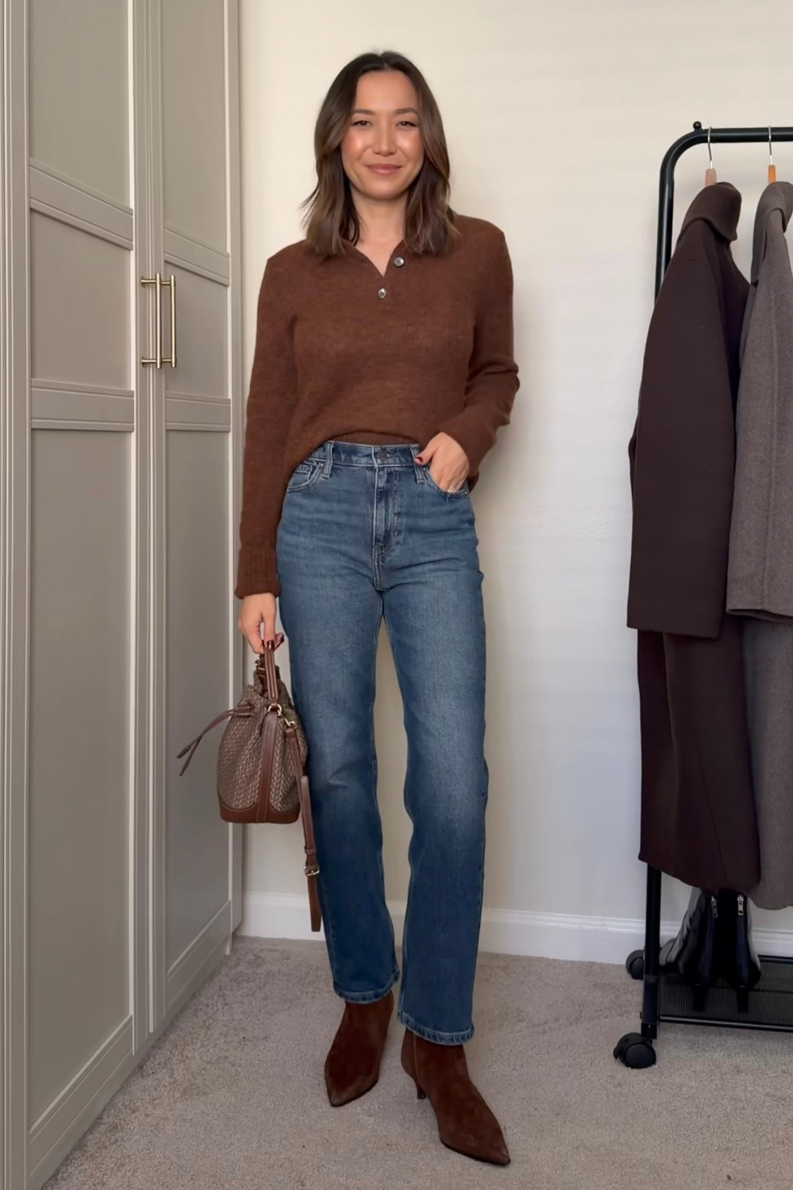 Classic & elevated outfit with ankle jeans 

Br wool top 
Straight leg jeans 
Jcrew suede booties 

#LTKootd