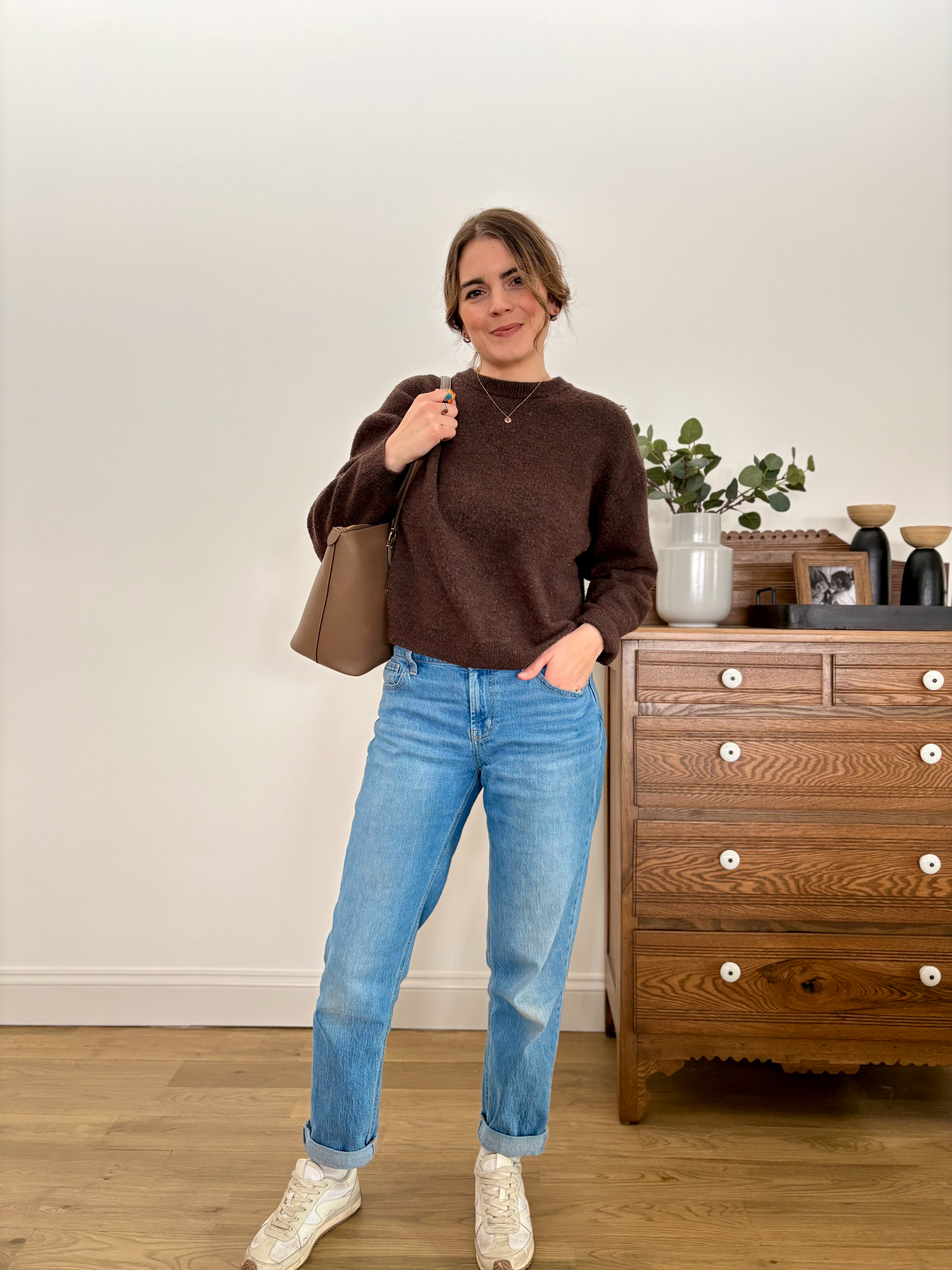 Mom Outfit 01 - Perfect for taking the kids to the library or meeting up at a play group.

#MomStyle #Classic #Comfort #MomFashion #WinterOutfit #Spring Outfit 

 #LTKjeans #LTKstyletip #LTKfamily