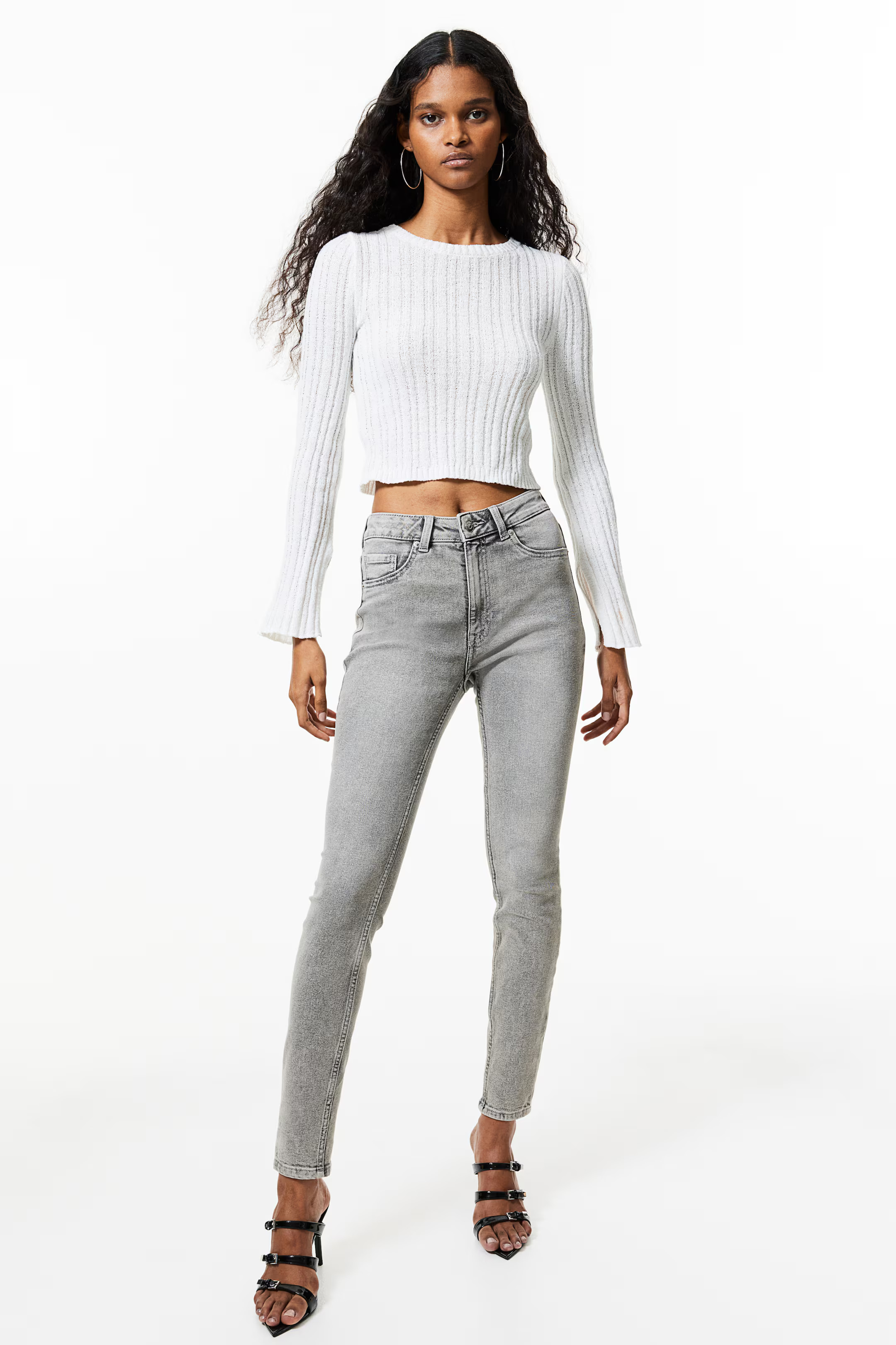 Skinny High JeansNicht in den Favoriten gespeichert19,99 €Farbe - GrauZurückWeiterGröße wäh... | H&M (DE, AT, CH, NL, FI)