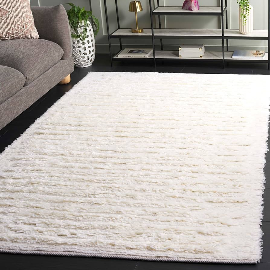 SAFAVIEH Area Rug 8x10 - Casablanca Collection - Large - Ivory, Handmade Wool, Plush Thick Pile, ... | Amazon (US)