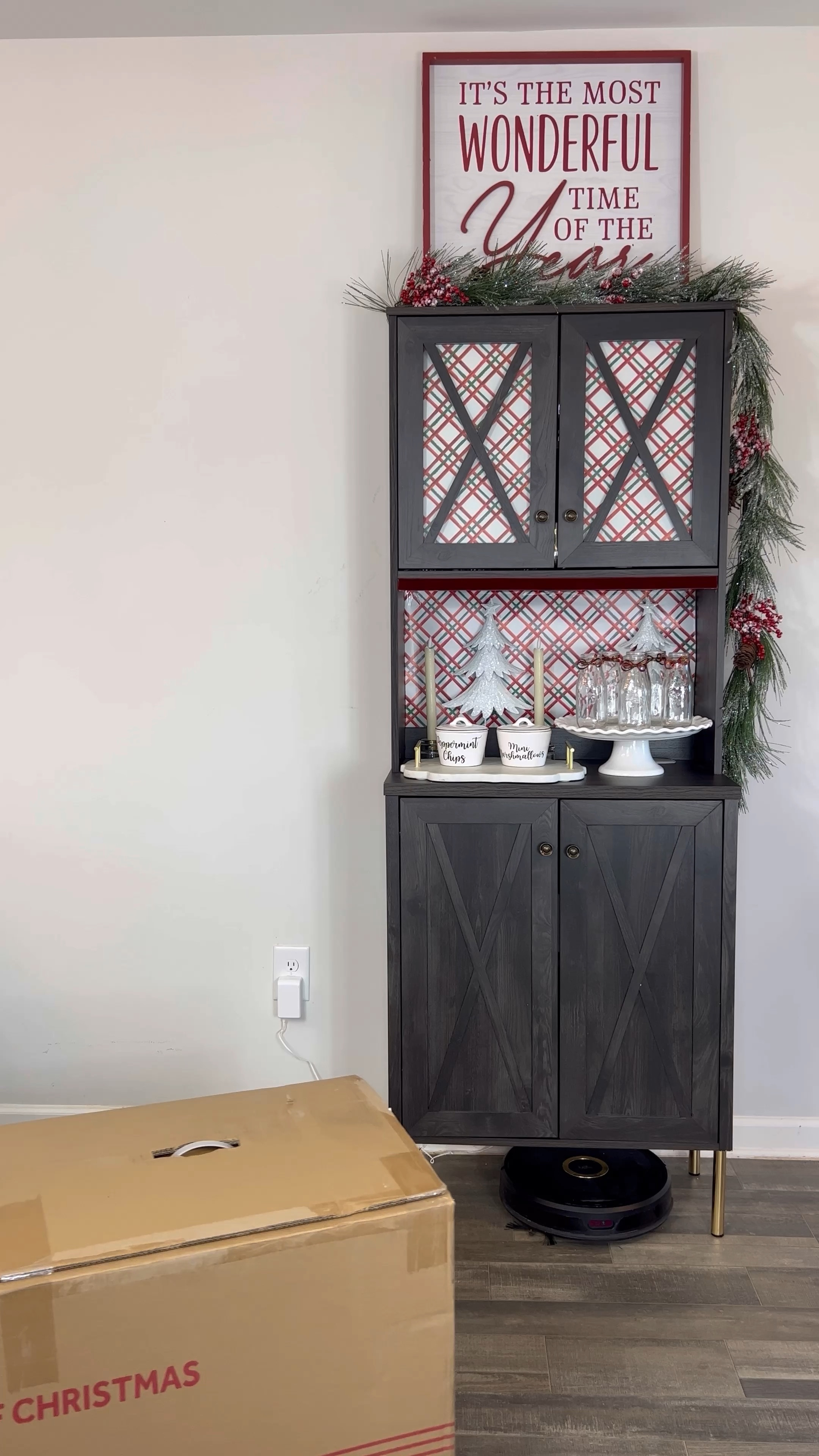 It’s time to bring the tree out and start Holiday decorating #christmastree #kingofchristmastree #traditionalchristmas #gingerbreadtheme #christmasdecor #christmashome 

#LTKhome #LTKHolidaySale #LTKSeasonal