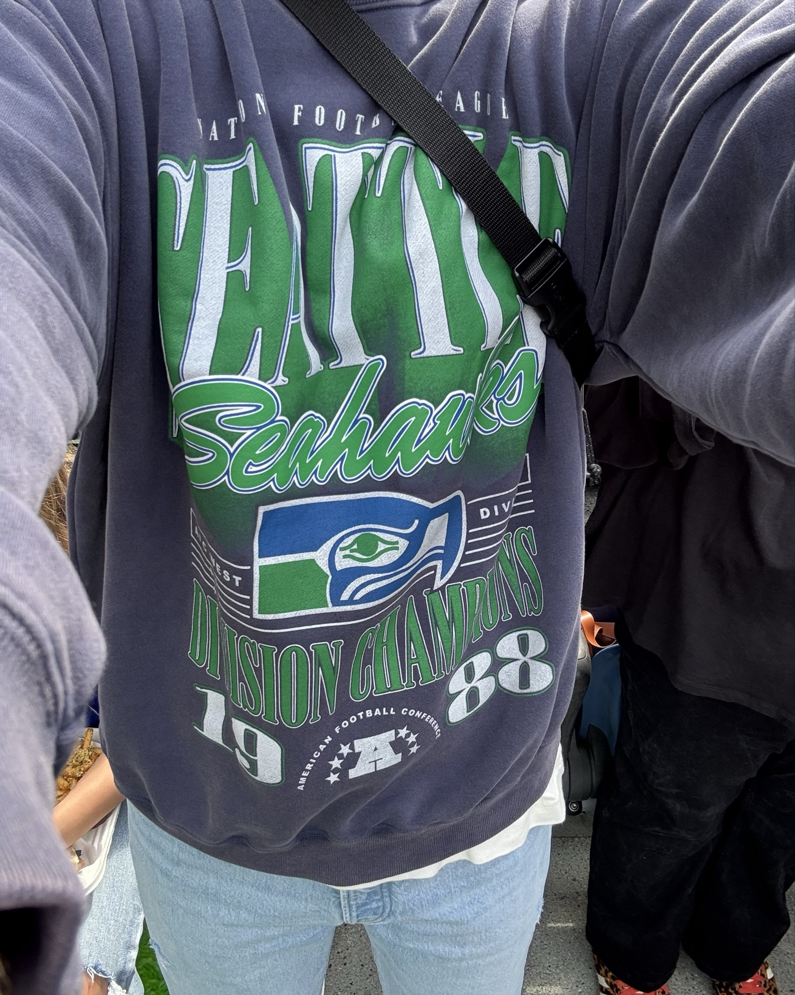 Abercrombie’s NFL line is so good. So good. I need it all, even though I only really care about the Seahawks 

Seattle Seahawks, SF 49erS, Chicago Bears, New England Patriots, Miami Dolphins, Buffalo Bills, football, nfl

#LTKSeasonal #LTKFallSale #LTKMens